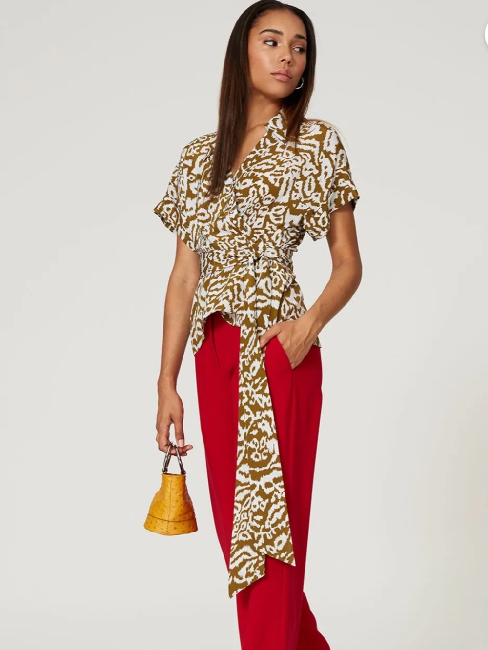 Diane Von Furstenberg Debbie Leopard Print Wrap Silk Top EUC Size M - Picture 2 of 7